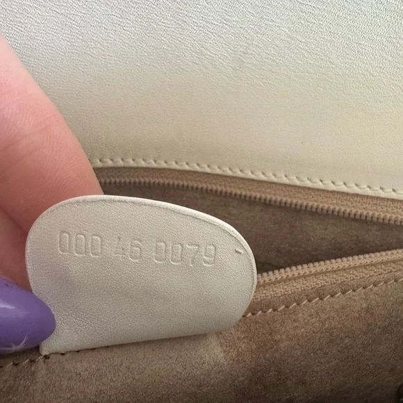 Authentic Gucci Elegant White Leather Shoulder Bag - Picture 8 of 10